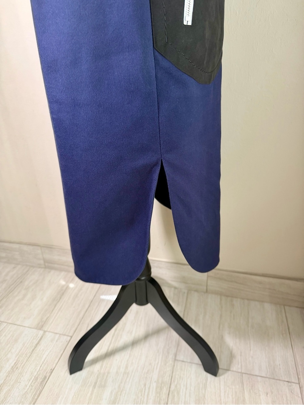 Sportmax Navy Midi Dress with Black Strap and Pocket Details - Picture 7 of 11